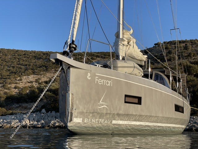 Beneteau Oceanis 40.1 - Ferrari | PLORI Yachting